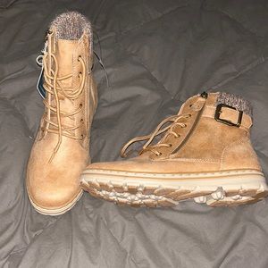 NWT Cliffs boots